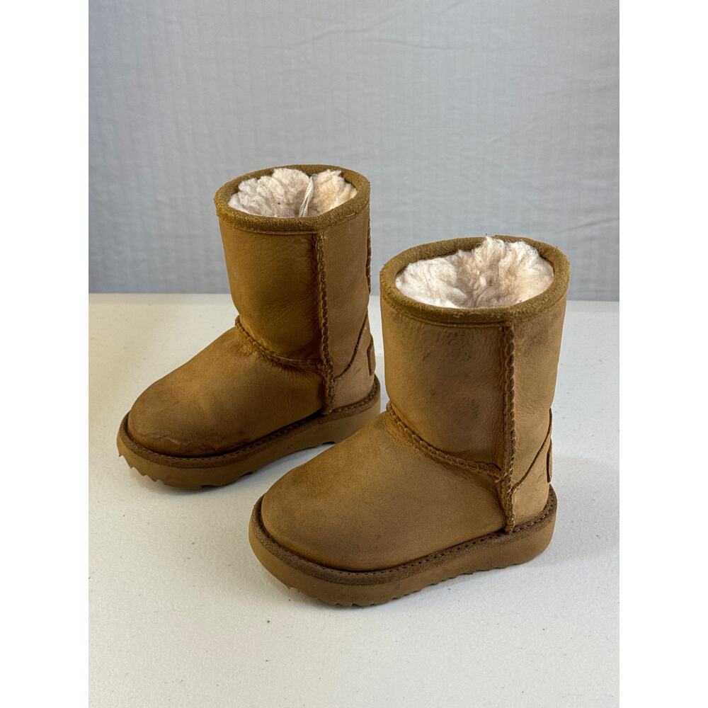 UGG Australia Classic Short II Waterproof Size 6 EUR 22